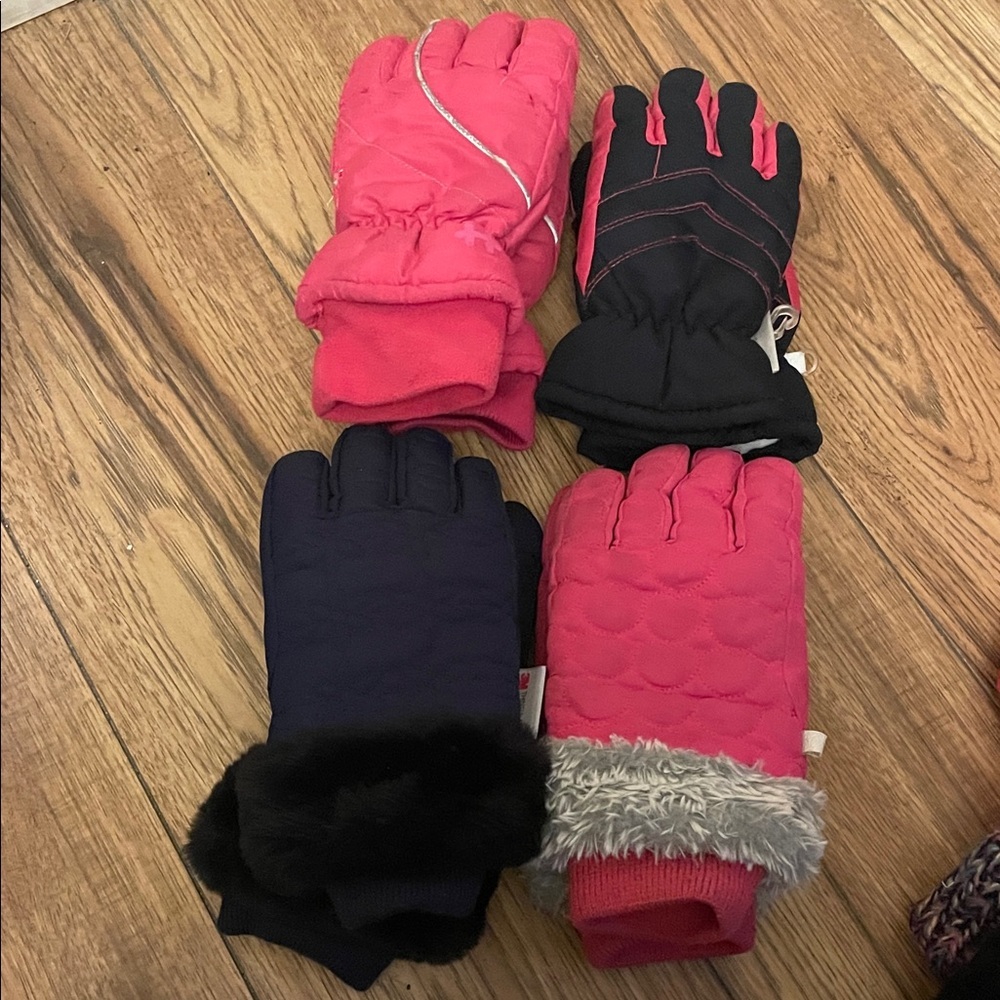 Kids Winter Gloves Set - Pink and Black​